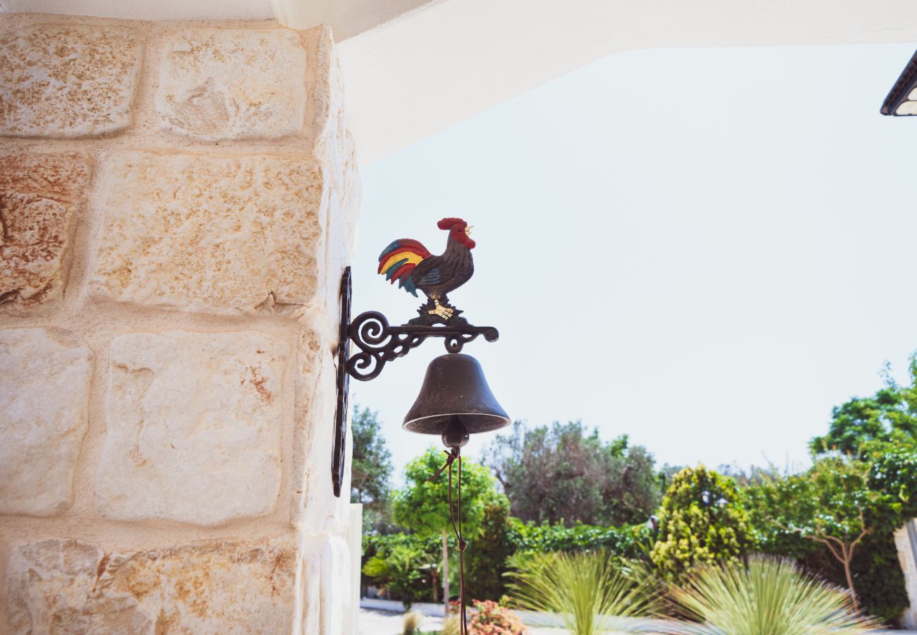 Trullo a San Vito dei Normanni - borgo della mimosa