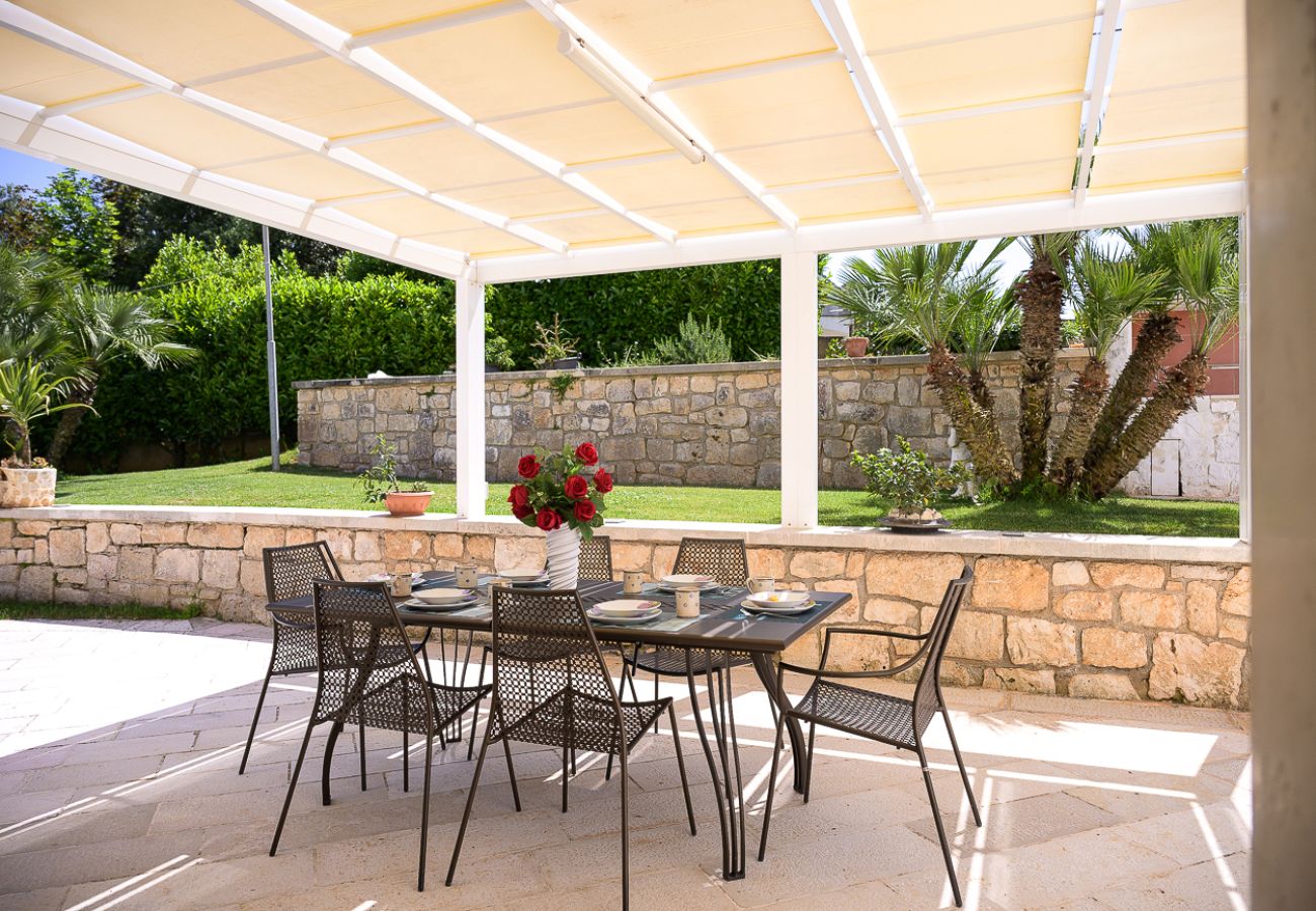 Villa a Martina Franca - Esclusiva Villa Moderna con Piscina e Campo da Tennis – Martina Franca, Valle d’Itria