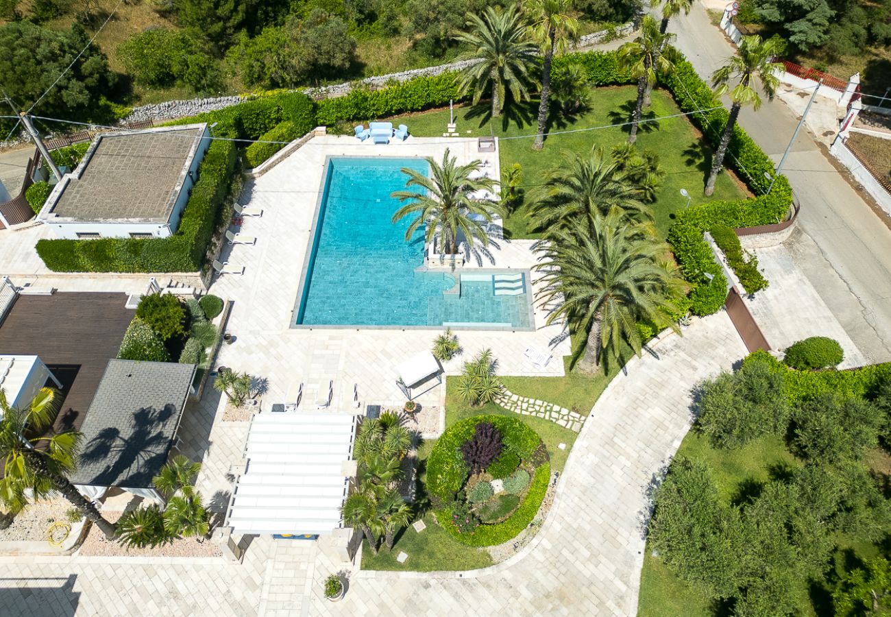 Villa a Martina Franca - Esclusiva Villa Moderna con Piscina e Campo da Tennis – Martina Franca, Valle d’Itria
