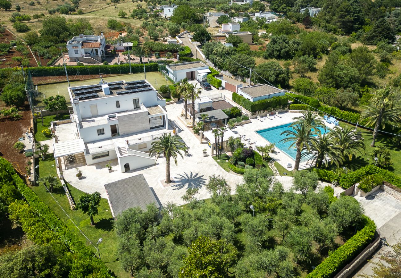 Villa a Martina Franca - Esclusiva Villa Moderna con Piscina e Campo da Tennis – Martina Franca, Valle d’Itria
