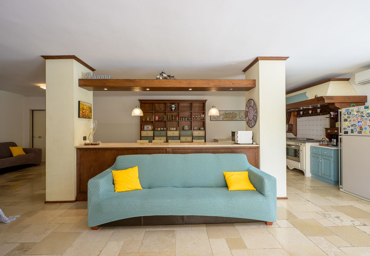 Villa a Martina Franca - Esclusiva Villa Moderna con Piscina e Campo da Tennis – Martina Franca, Valle d’Itria