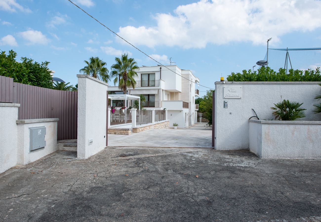 Villa a Martina Franca - Esclusiva Villa Moderna con Piscina e Campo da Tennis – Martina Franca, Valle d’Itria