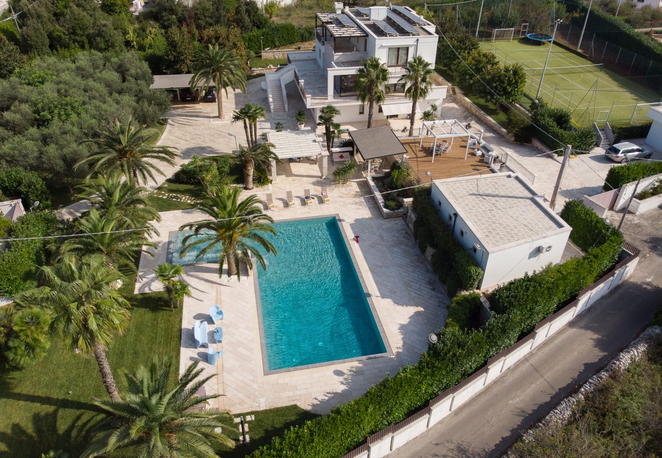 Villa a Martina Franca - Esclusiva Villa Moderna con Piscina e Campo da Tennis – Martina Franca, Valle d’Itria