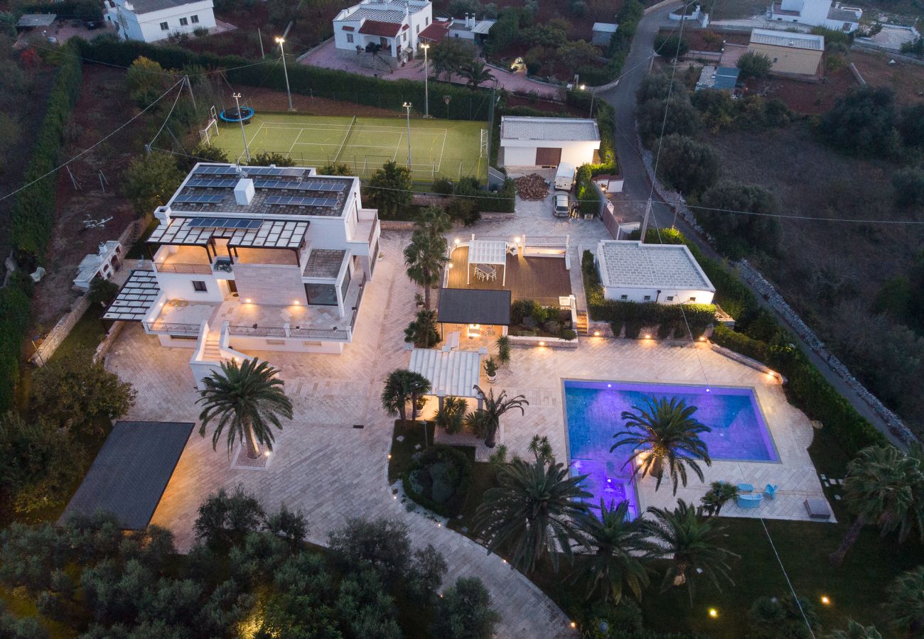 Villa a Martina Franca - Esclusiva Villa Moderna con Piscina e Campo da Tennis – Martina Franca, Valle d’Itria