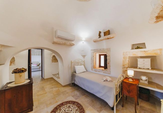 Trullo a Ceglie Messapica - Trullo Isabella by Pugliadamare Trullo a Ceglie Messapica - Trullo Isabella by Pugliadamare