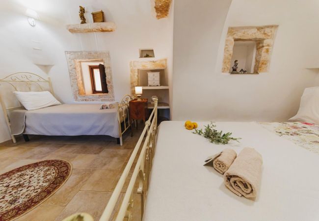 Trullo a Ceglie Messapica - Trullo Isabella by Pugliadamare Trullo a Ceglie Messapica - Trullo Isabella by Pugliadamare