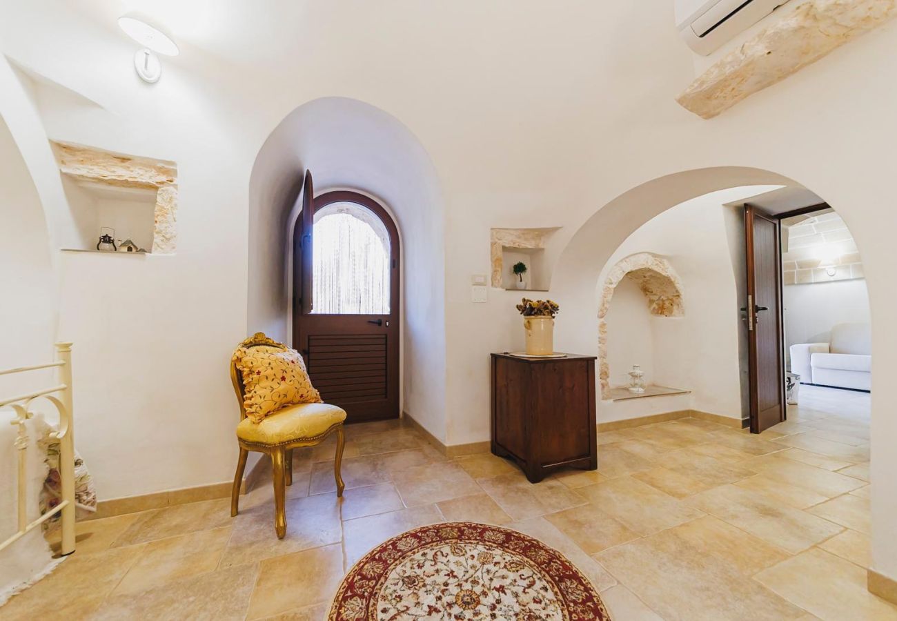 Trullo a Ceglie Messapica - Trullo Isabella by Pugliadamare