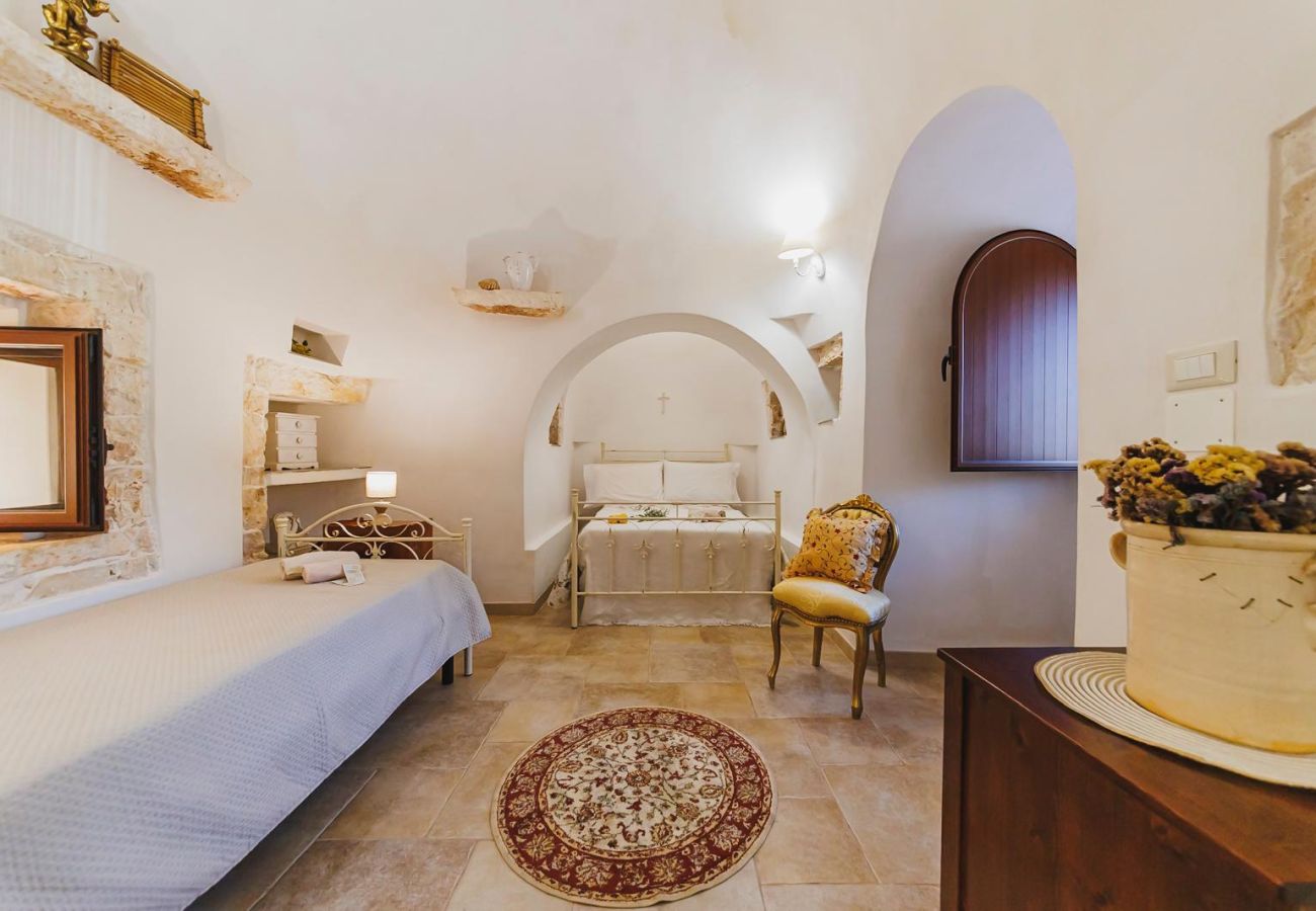 Trullo a Ceglie Messapica - Trullo Isabella by Pugliadamare