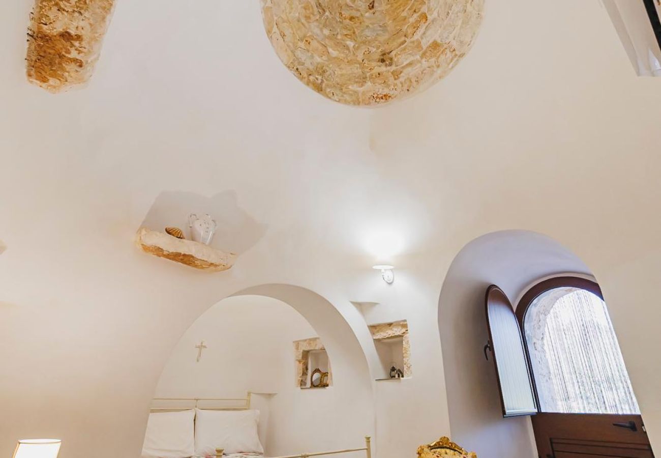 Trullo a Ceglie Messapica - Trullo Isabella by Pugliadamare