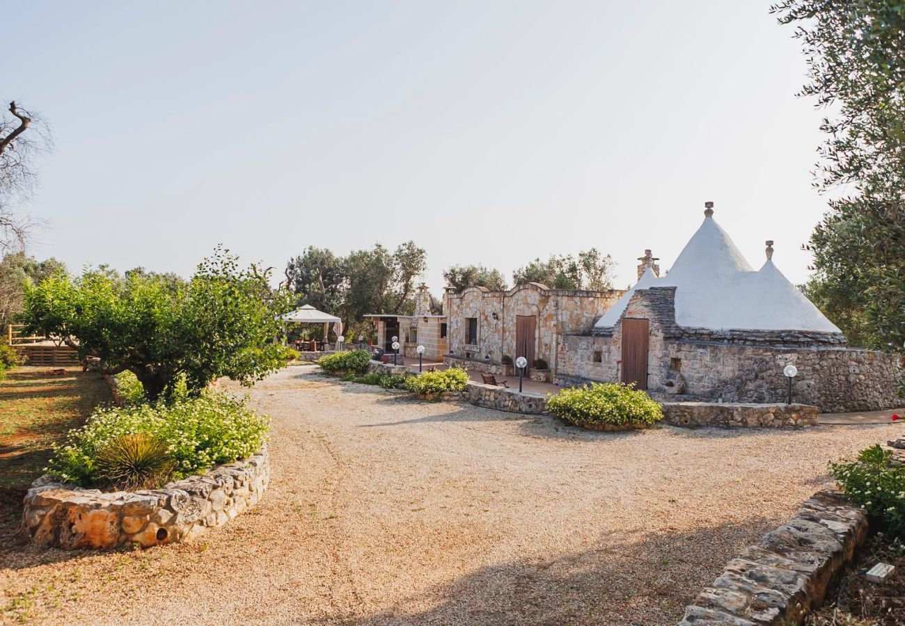 Trullo a Ceglie Messapica - Trullo Isabella by Pugliadamare