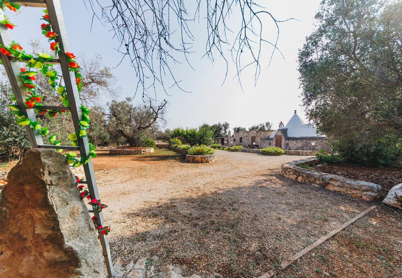 Trullo a Ceglie Messapica - Trullo Isabella by Pugliadamare