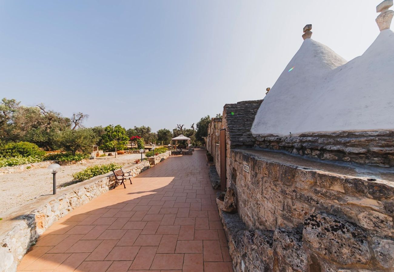 Trullo a Ceglie Messapica - Trullo Isabella by Pugliadamare