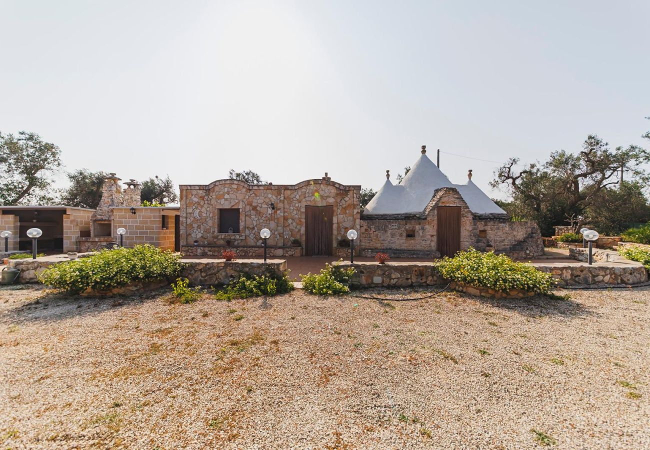 Trullo a Ceglie Messapica - Trullo Isabella by Pugliadamare