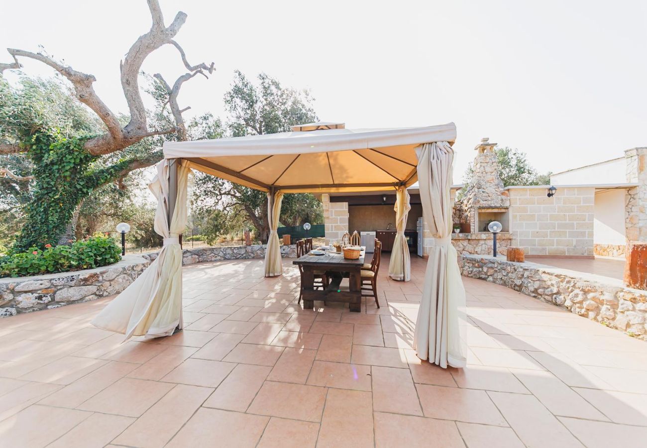 Trullo a Ceglie Messapica - Trullo Isabella by Pugliadamare