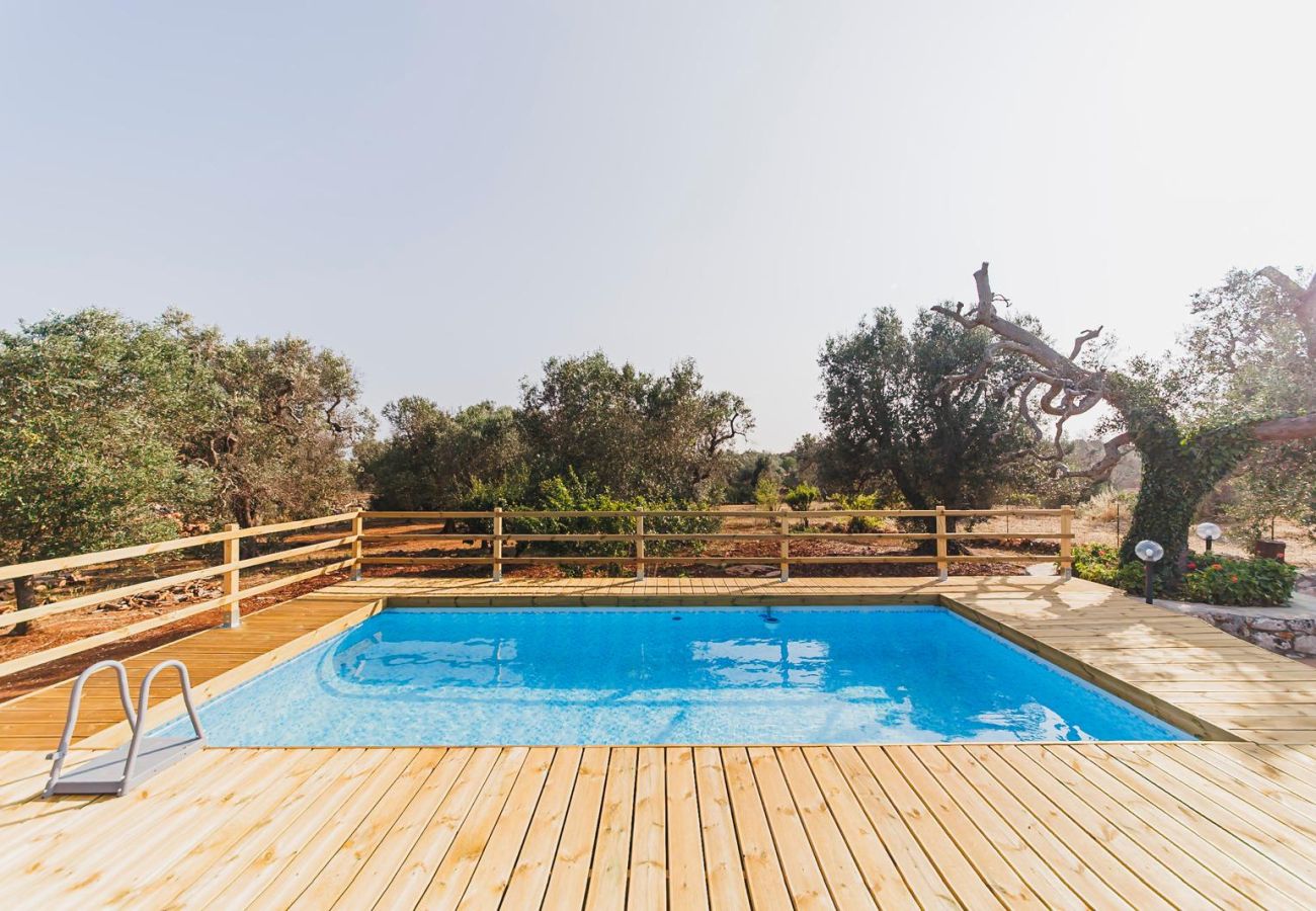 Trullo a Ceglie Messapica - Trullo Isabella by Pugliadamare