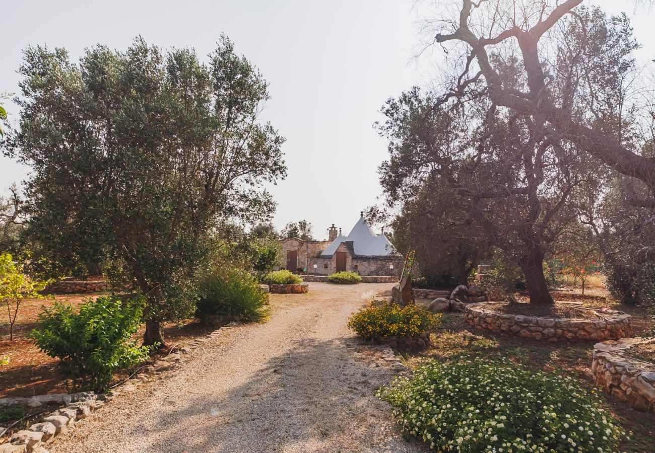 Trullo a Ceglie Messapica - Trullo Isabella by Pugliadamare