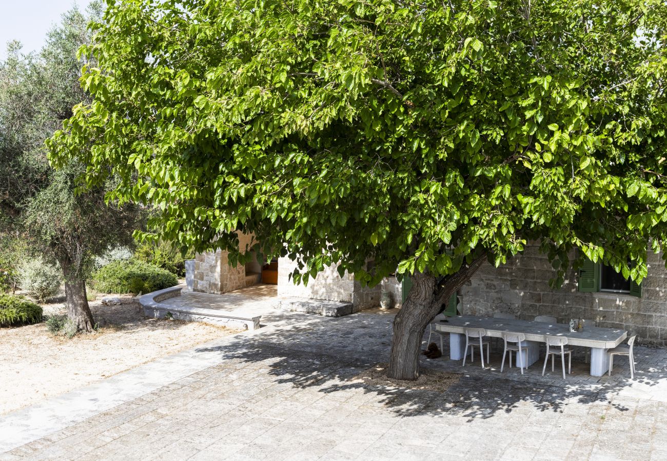 Trullo a San Michele Salentino - Trullo la mandorla by Pugliadamare