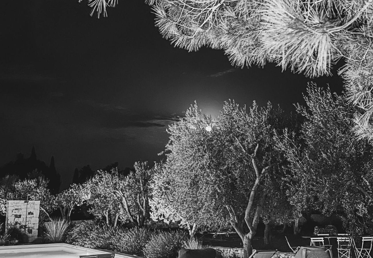 Trullo a Ostuni - Villa con Piscina Privata a Ostuni