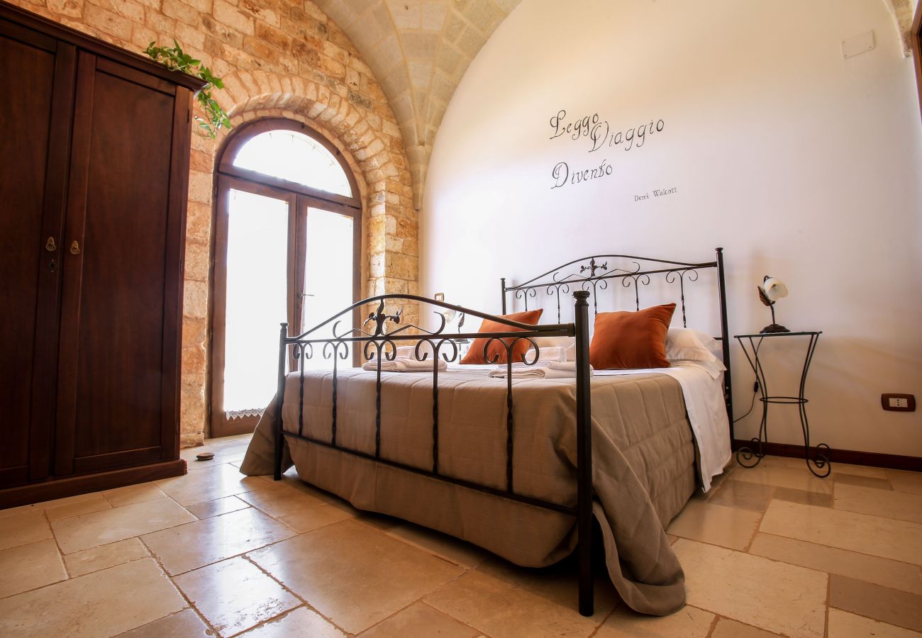 Trullo in San Michele Salentino - Trullo degli ulivi by pugliadamare