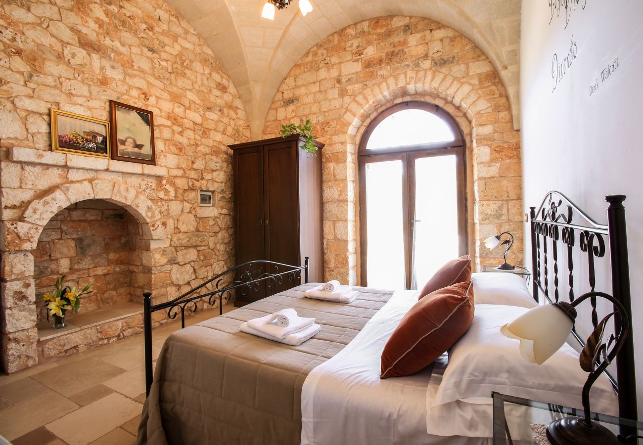 Trullo in San Michele Salentino - Trullo degli ulivi by pugliadamare