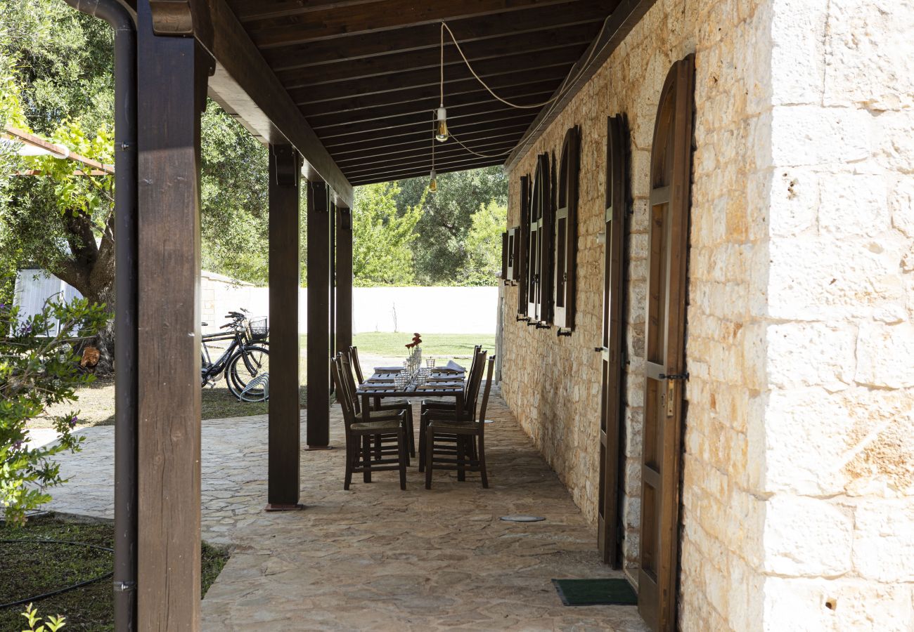 Trullo in San Michele Salentino - Trullo degli ulivi by pugliadamare
