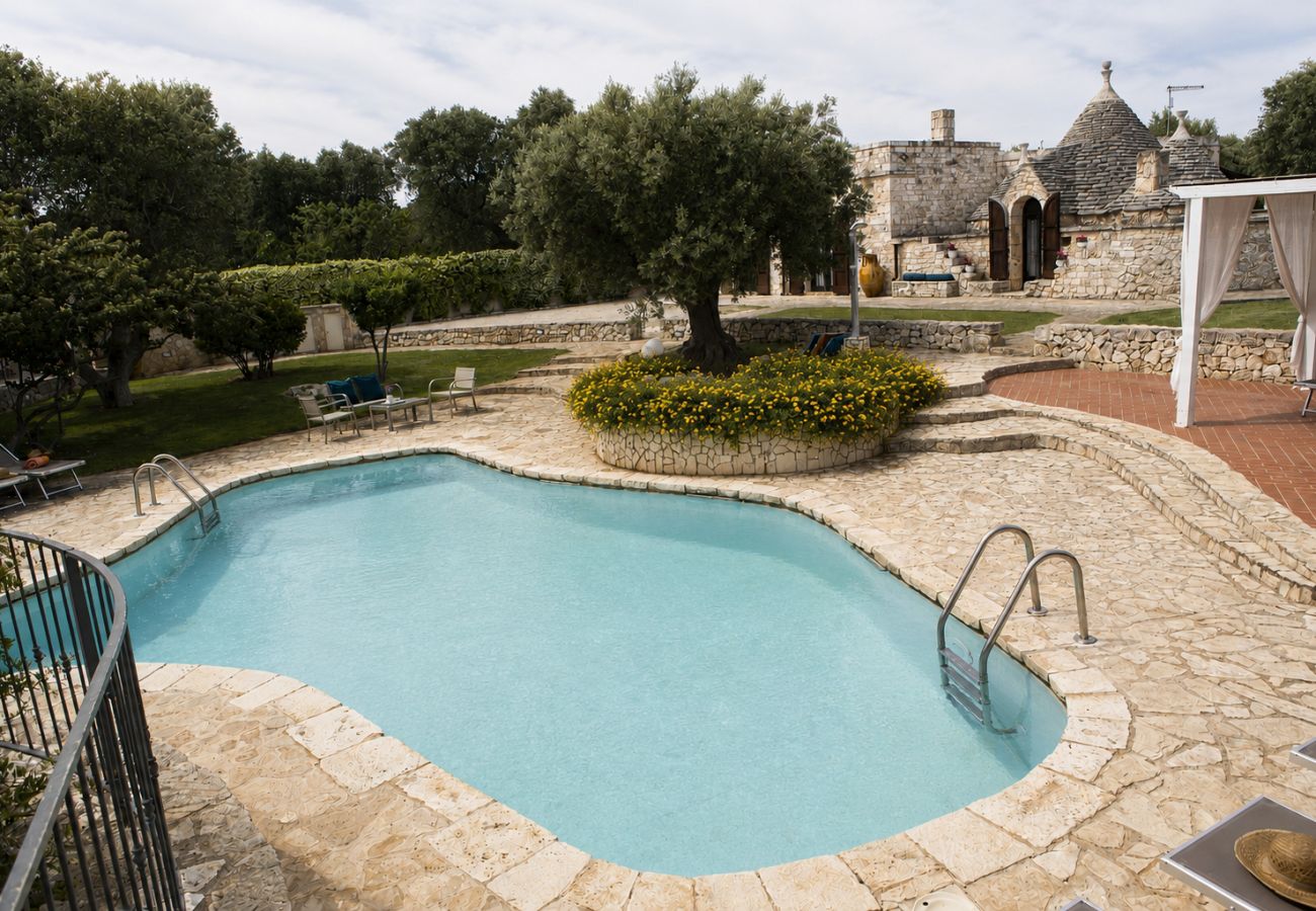 Trullo in San Michele Salentino - Trullo degli ulivi by pugliadamare