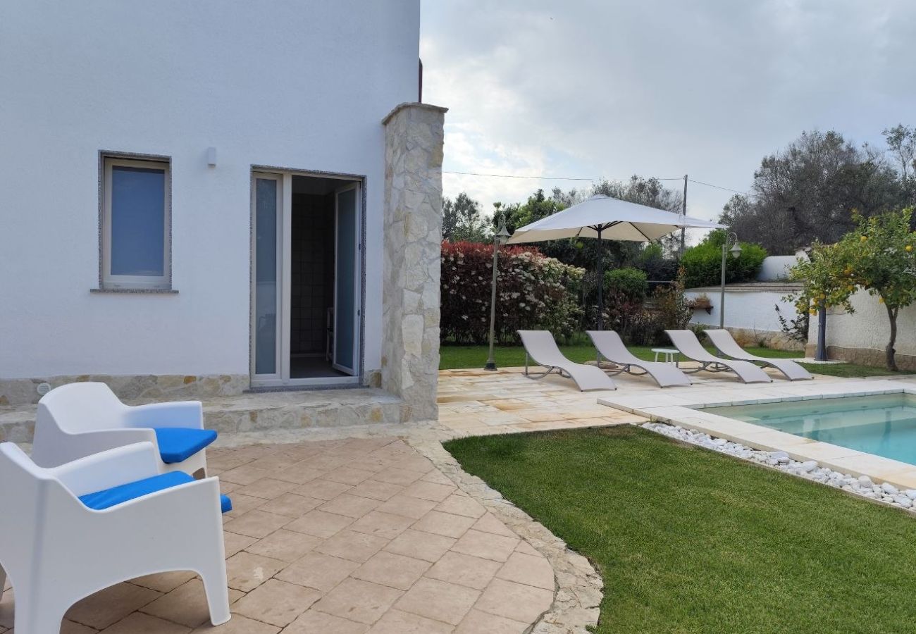 Villa in San Michele Salentino - Ellea by Pugliadamare
