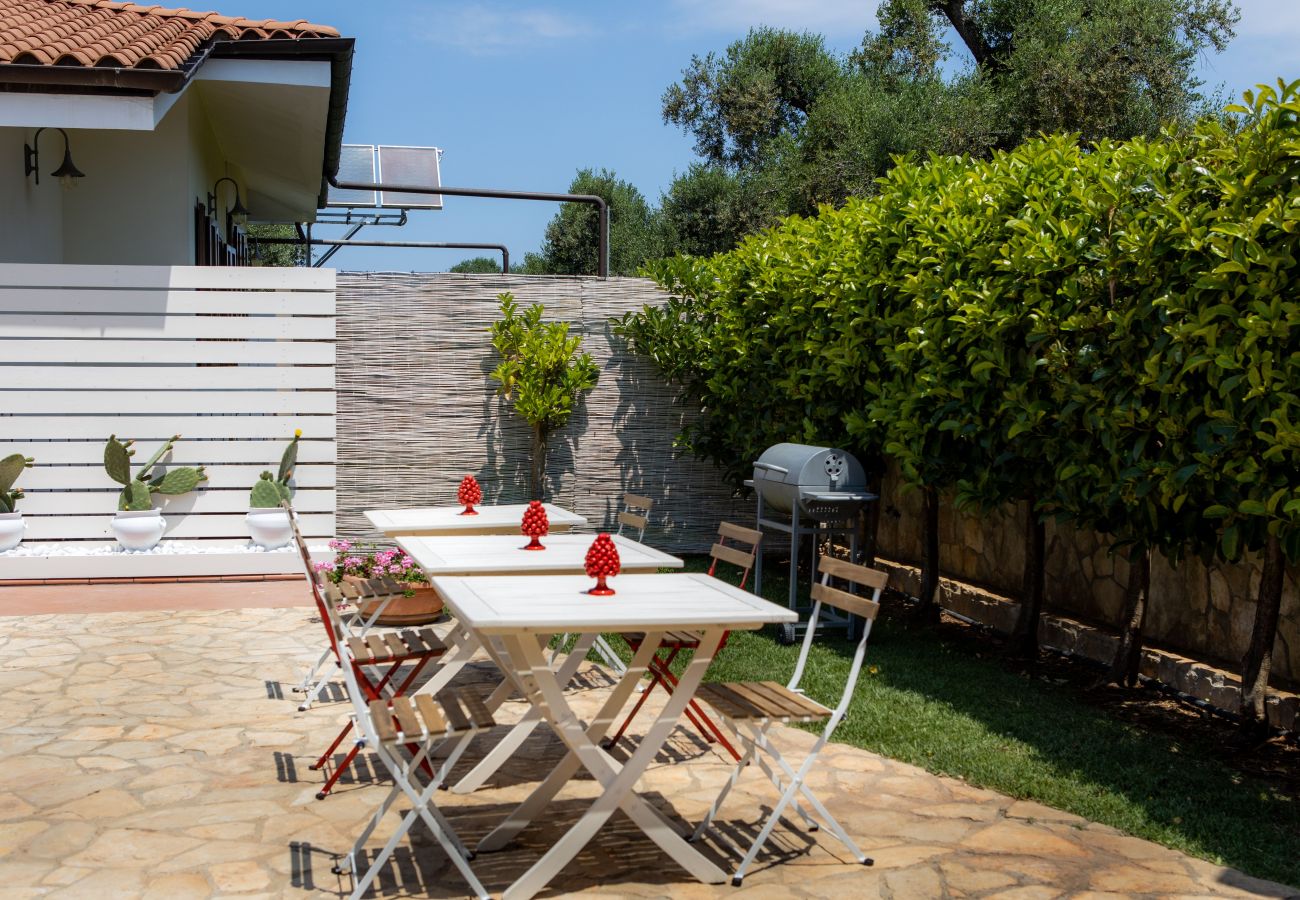 Villa in San Michele Salentino - Villa Ellea by pugliadamare