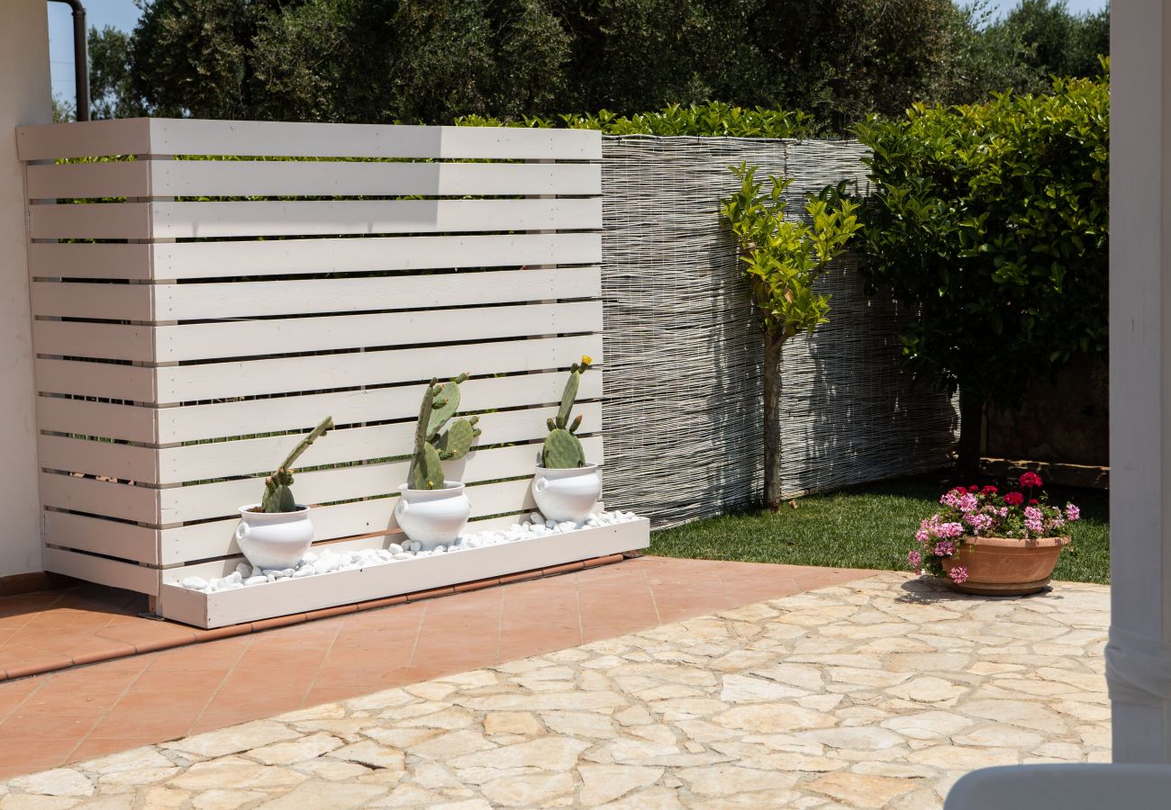 Villa in San Michele Salentino - Villa Ellea by pugliadamare