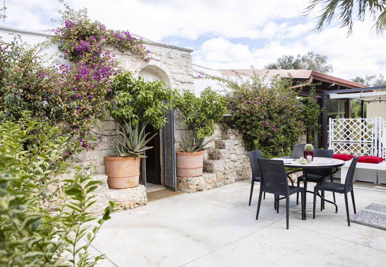 Trullo in San Michele Salentino - Exclusive Salento estate by Pugliadamare
