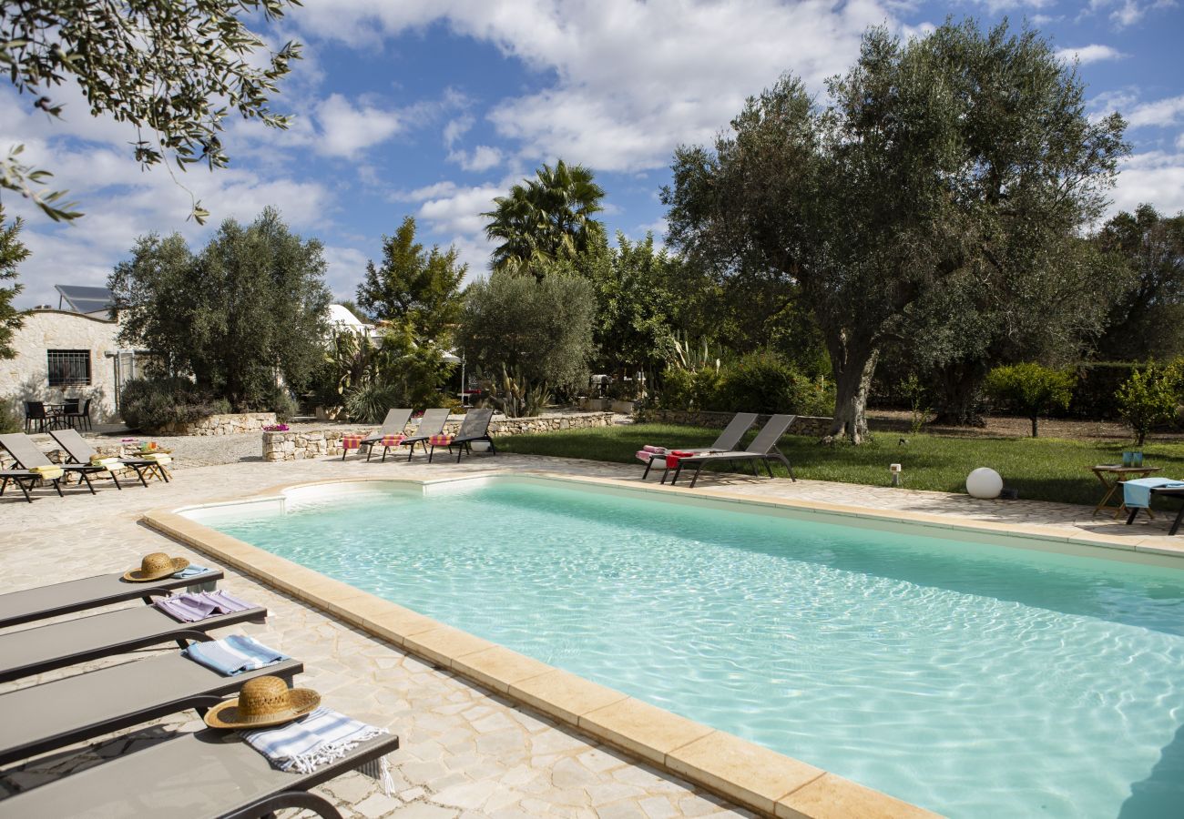 Trullo in San Michele Salentino - Exclusive Salento estate by Pugliadamare