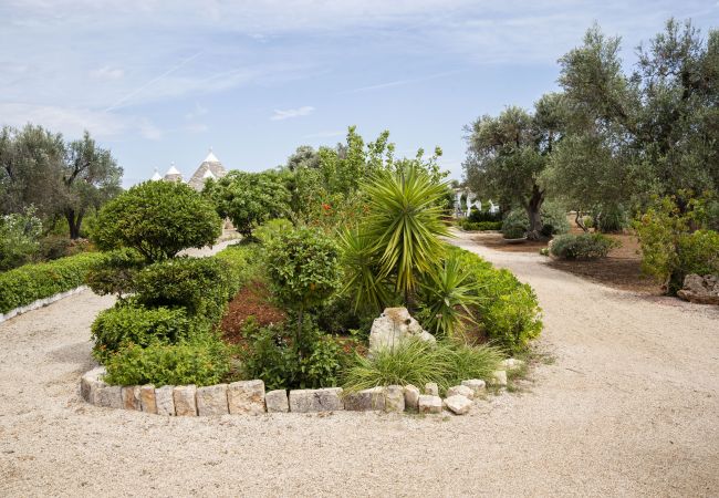 Trullo in San Vito dei Normanni - trullo oron call by pugliadamare Trullo in San Vito dei Normanni - trullo oron call by pugliadamare