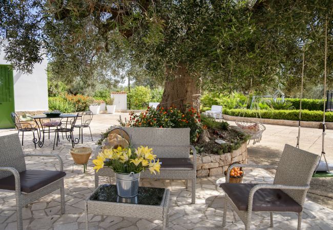 Trullo in San Vito dei Normanni - trullo oron call by pugliadamare Trullo in San Vito dei Normanni - trullo oron call by pugliadamare