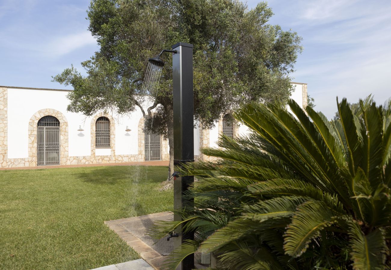 Trullo in San Vito dei Normanni - trullo raphael by pugliadamare