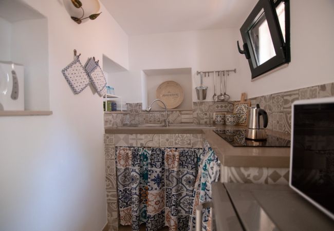 Trullo in Ceglie Messapica - Trullo nonna Netta by pugliadamare Trullo in Ceglie Messapica - Trullo nonna Netta by pugliadamare