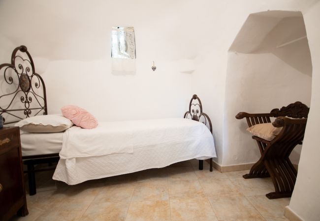 Trullo in Ceglie Messapica - Trullo nonna Netta by pugliadamare Trullo in Ceglie Messapica - Trullo nonna Netta by pugliadamare