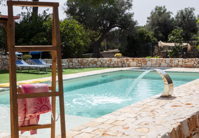 Trullo in Ceglie Messapica - Trullo nonna Netta by pugliadamare Trullo in Ceglie Messapica - Trullo nonna Netta by pugliadamare