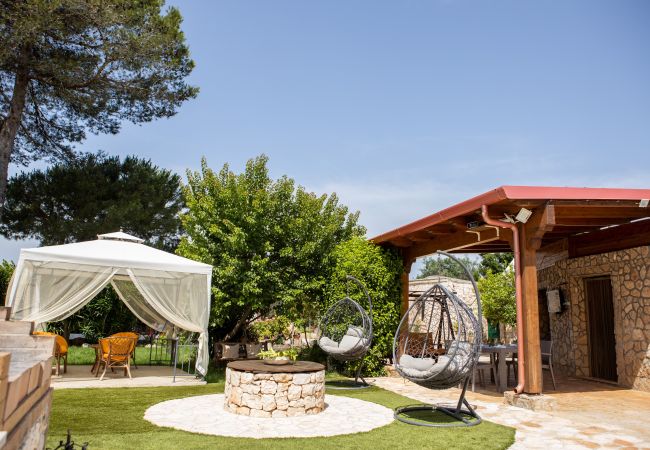 Trullo in Ceglie Messapica - Trullo nonna Netta by pugliadamare Trullo in Ceglie Messapica - Trullo nonna Netta by pugliadamare