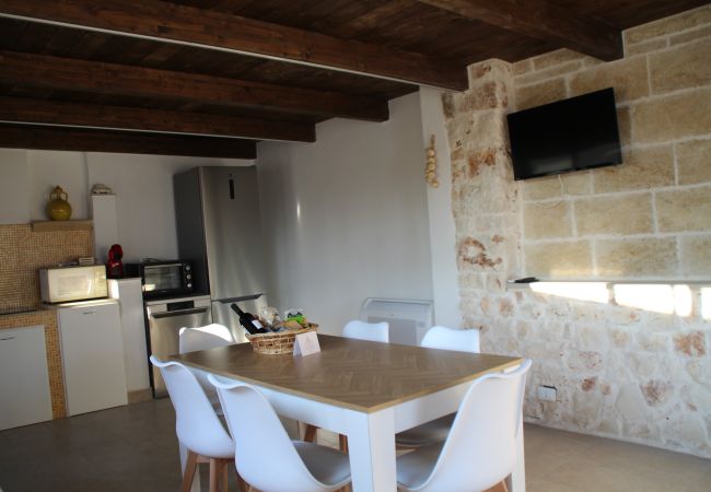 Trullo in Ceglie Messapica - Trullo nonna Netta by pugliadamare Trullo in Ceglie Messapica - Trullo nonna Netta by pugliadamare