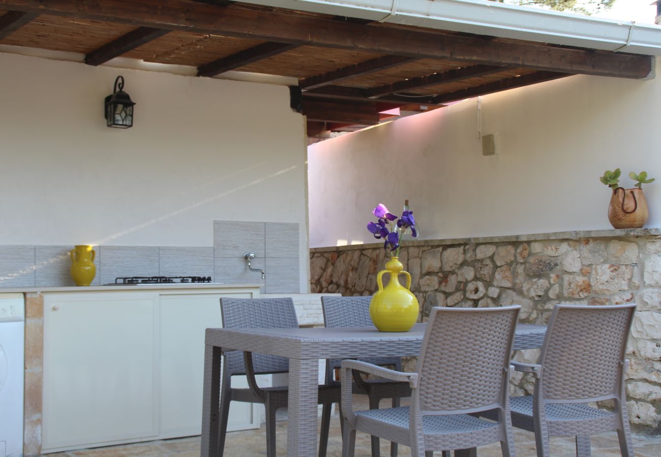 Trullo in Ceglie Messapica - Trullo nonna Netta by pugliadamare