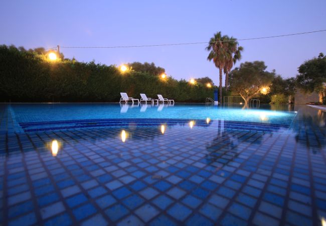 Villa in San Michele Salentino - Villa with park and swimming pool by Pugliadamare Villa in San Michele Salentino - Villa with park and swimming pool by Pugliadamare