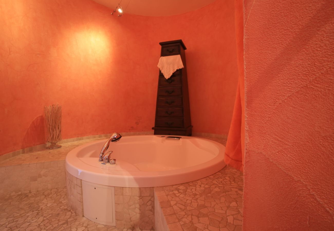 Villa in San Michele Salentino - Villa with park and swimming pool by Pugliadamare