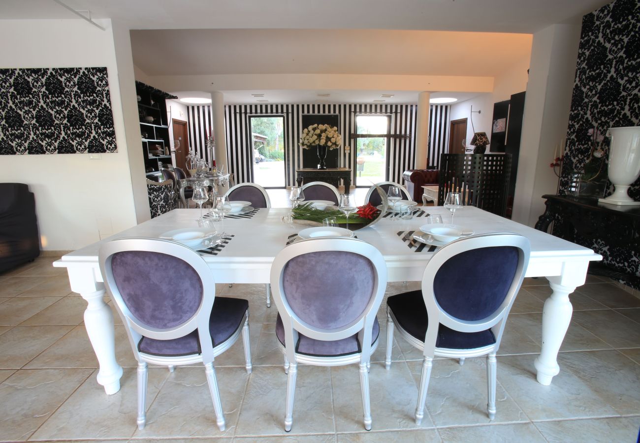 Villa in San Michele Salentino - Villa with park and swimming pool by Pugliadamare