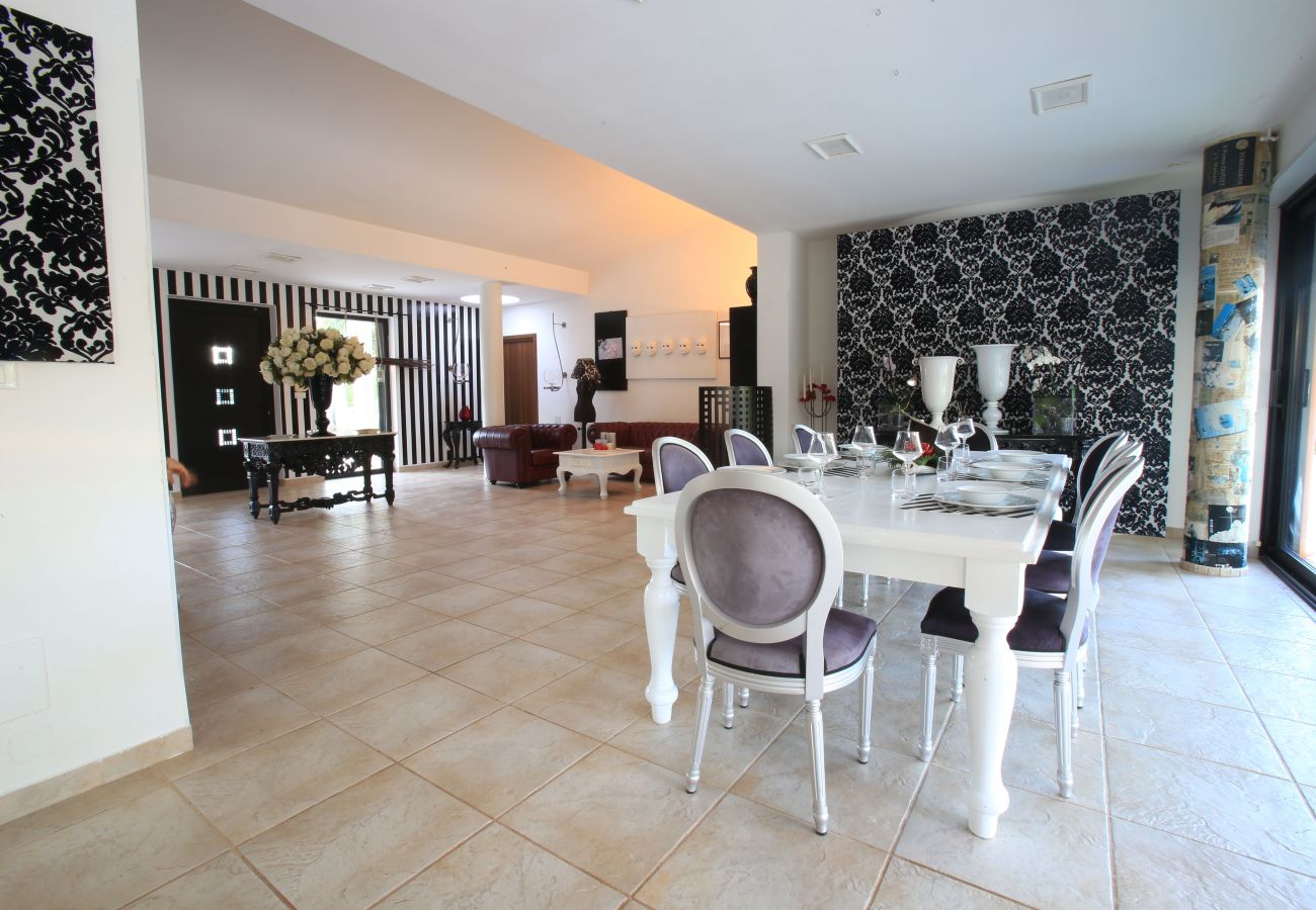 Villa in San Michele Salentino - Villa with park and swimming pool by Pugliadamare