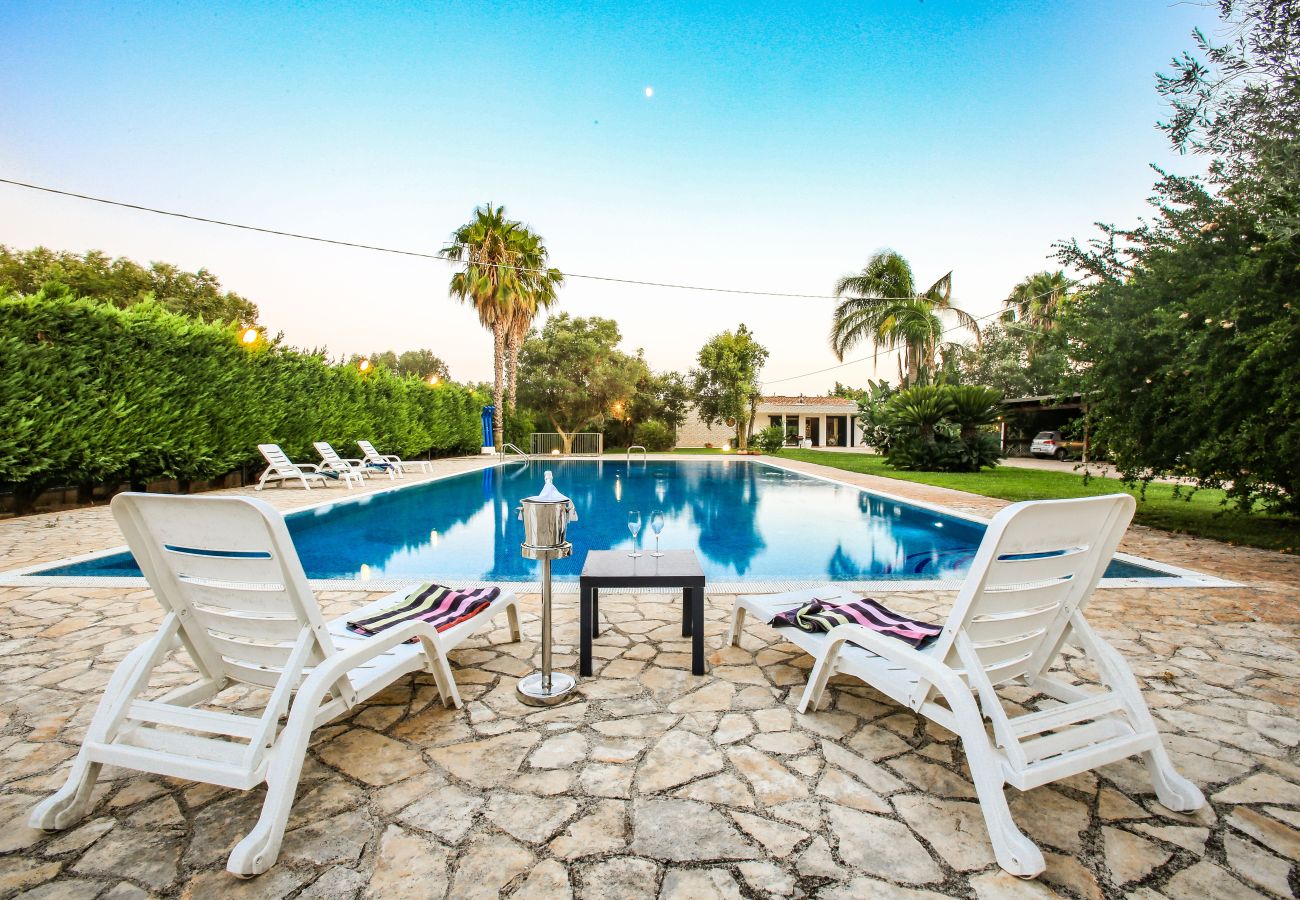 Villa in San Michele Salentino - Villa with park and swimming pool by Pugliadamare