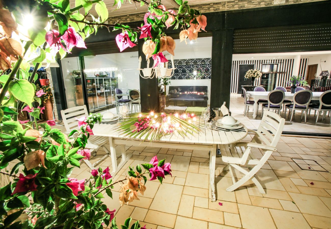 Villa in San Michele Salentino - Villa with park and swimming pool by Pugliadamare