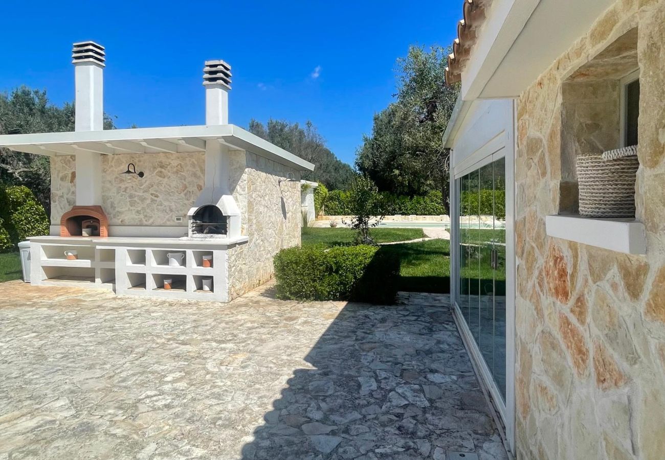 Trullo in Francavilla Fontana - Trulli Margherita by Pugliadamare
