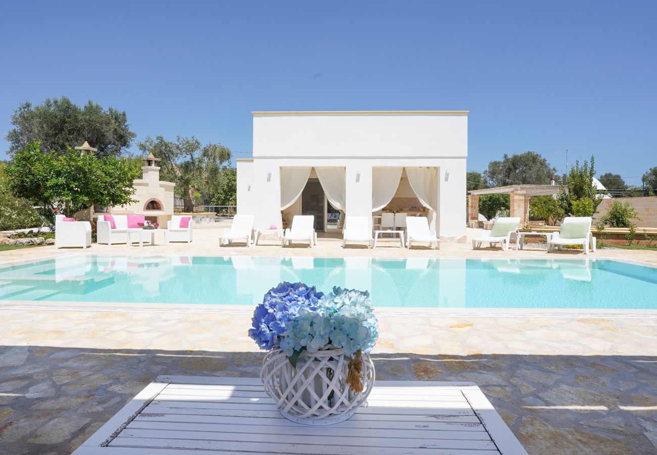 Trullo in San Michele Salentino - trullo lantane by Pugliadamre