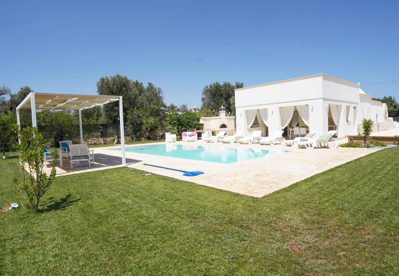 Trullo in San Michele Salentino - trullo lantane by Pugliadamre