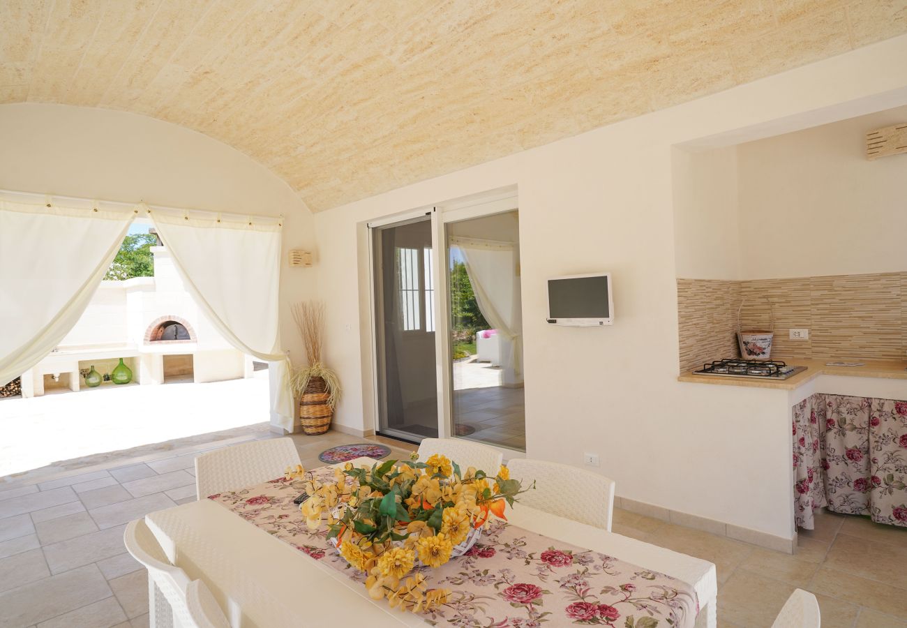 Trullo in San Michele Salentino - trullo lantane by Pugliadamre